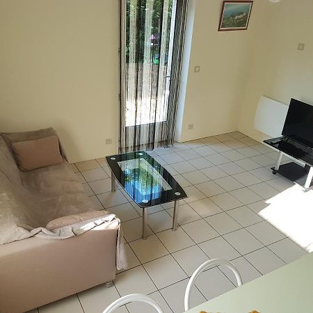 Apartament F2 En Rez De Jardin A Crest Zewnętrze zdjęcie