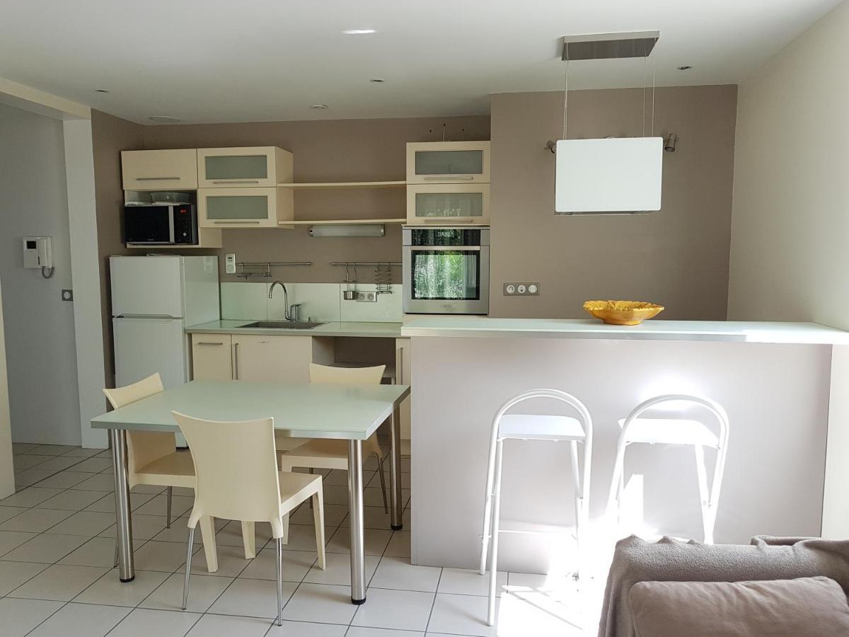 Apartament F2 En Rez De Jardin A Crest Zewnętrze zdjęcie